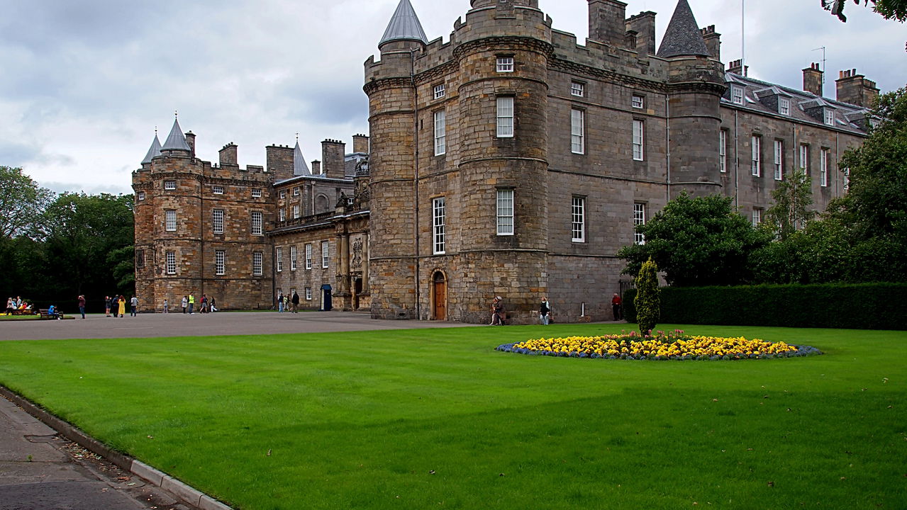 Vaga de emprego no Palácio Real vira piada na internet