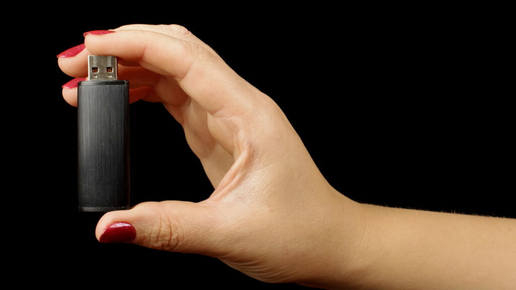 Pendrive não morreu! Veja as utilidades incríveis