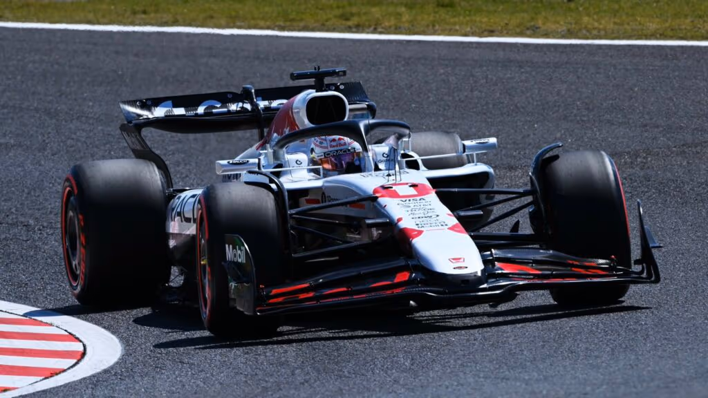 Verstappen ressurge no Japão 
