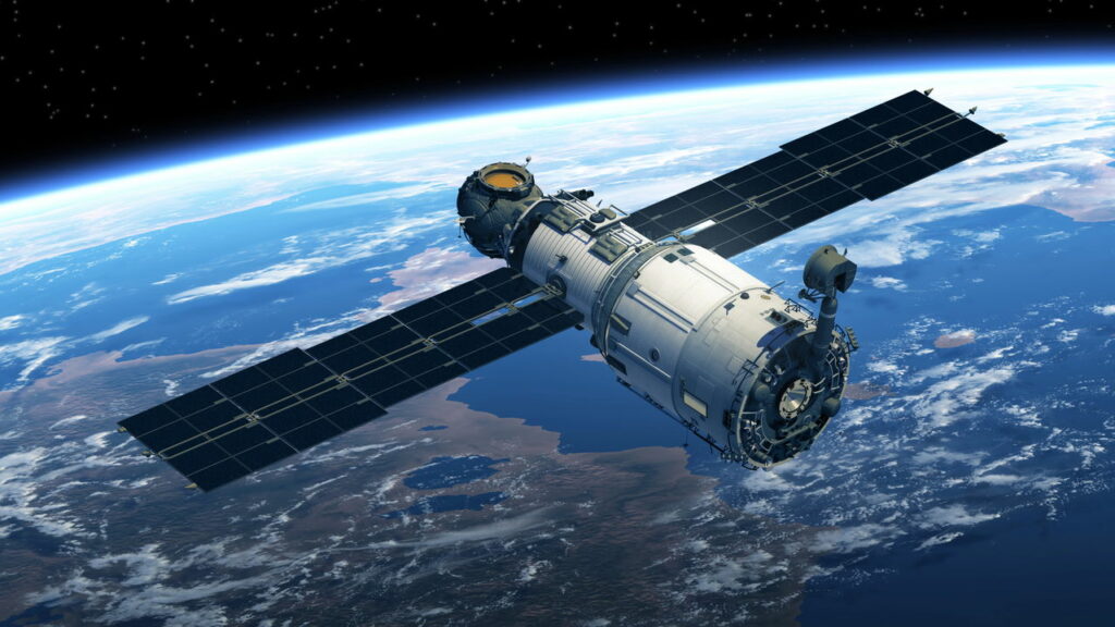 Impacto no mar! Satélite da Índia despenca do espaço