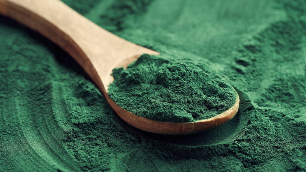 Spirulina é o superalimento que pode turbinar sua saúde