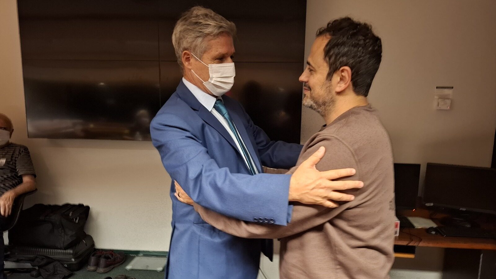 Seis ministros de Lula visitam Glauber na Câmara durante greve de fome