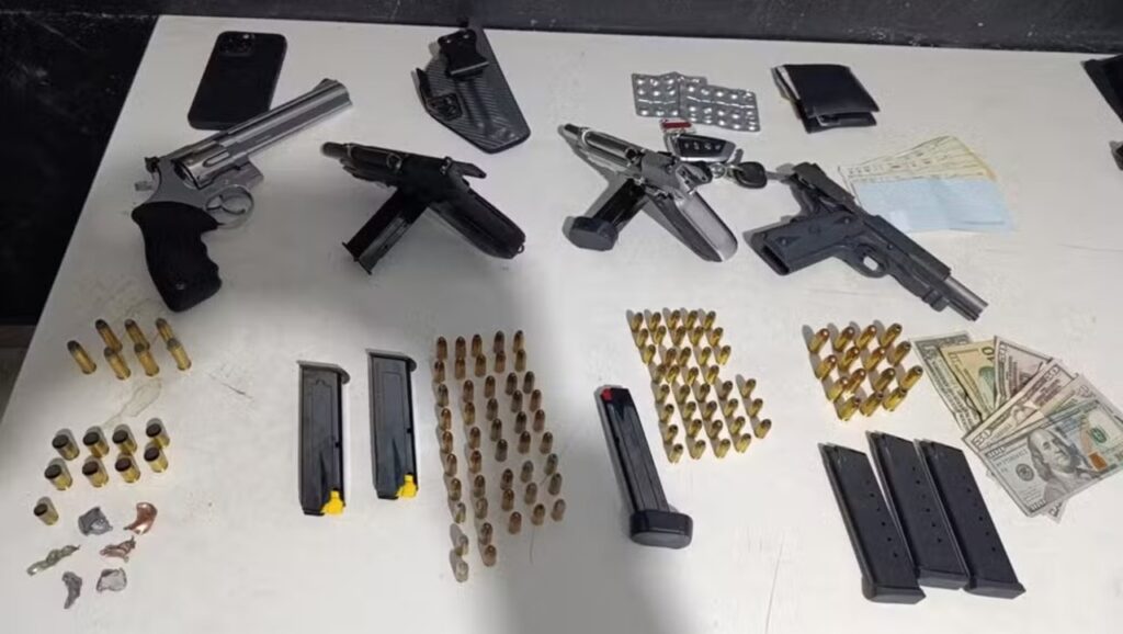 Homem é detido com arsenal em Balneário Piçarras
