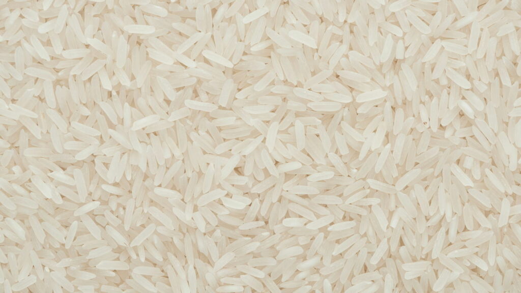 Toneladas de arroz e feijão são apreendidos em Araraquara