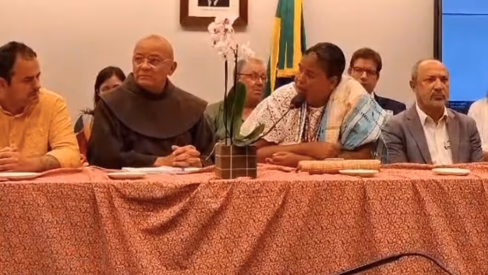 Crusoé: Ato ecumênico do Psol tem extremista que zombou de mulher