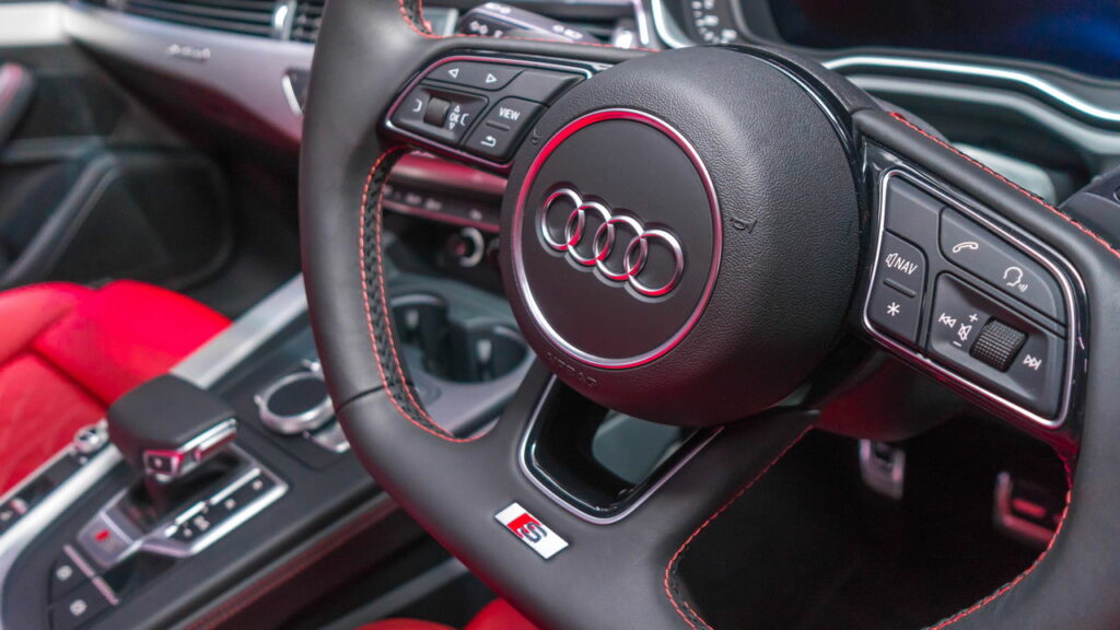 Motorista de Audi mata pedestre e foge sem prestar socorro