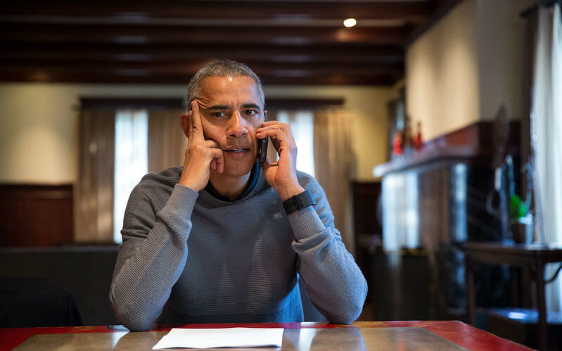 Crusoé: Obama apoia Harvard na resistência a Trump