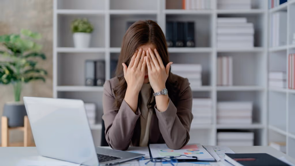 Algo está fazendo CEOs e diretores abandonarem seus cargos