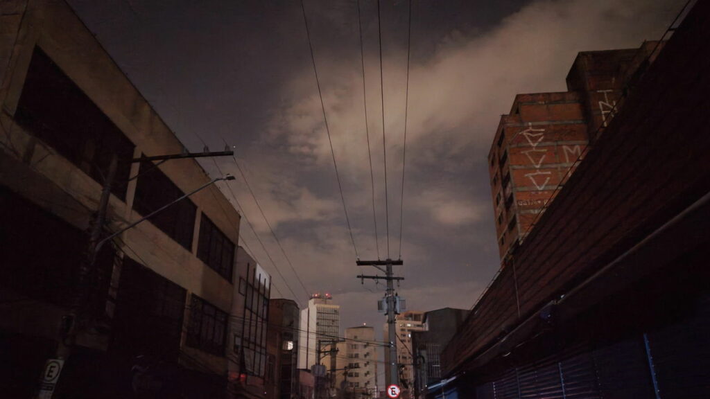 Chuva em São Paulo deixa mais de 50 mil casas sem luz