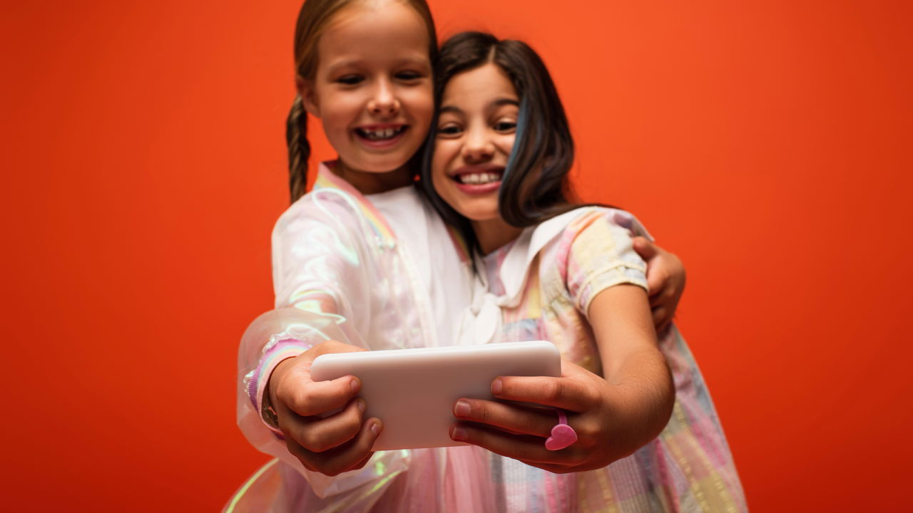 Governo quer lançar app que limita acesso de crianças à internet