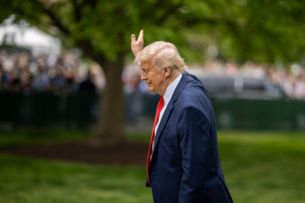 Trump suspende entrevistas com estudantes estrangeiros