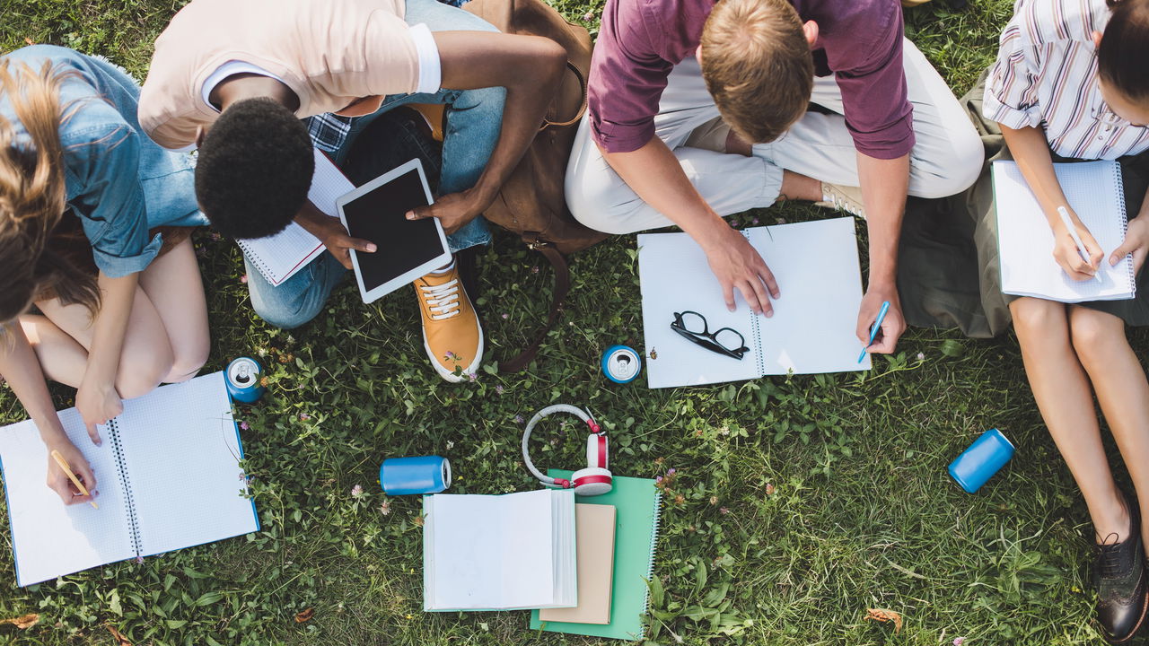 Nova parcela do Pé-De-Meia beneficia milhares de estudantes brasileiros