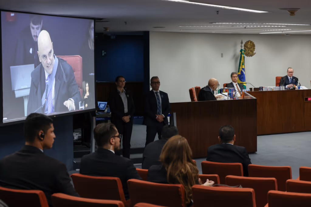 Os sinais dos ministros do STF no primeiro dia de julgamento de Jair Bolsonaro
