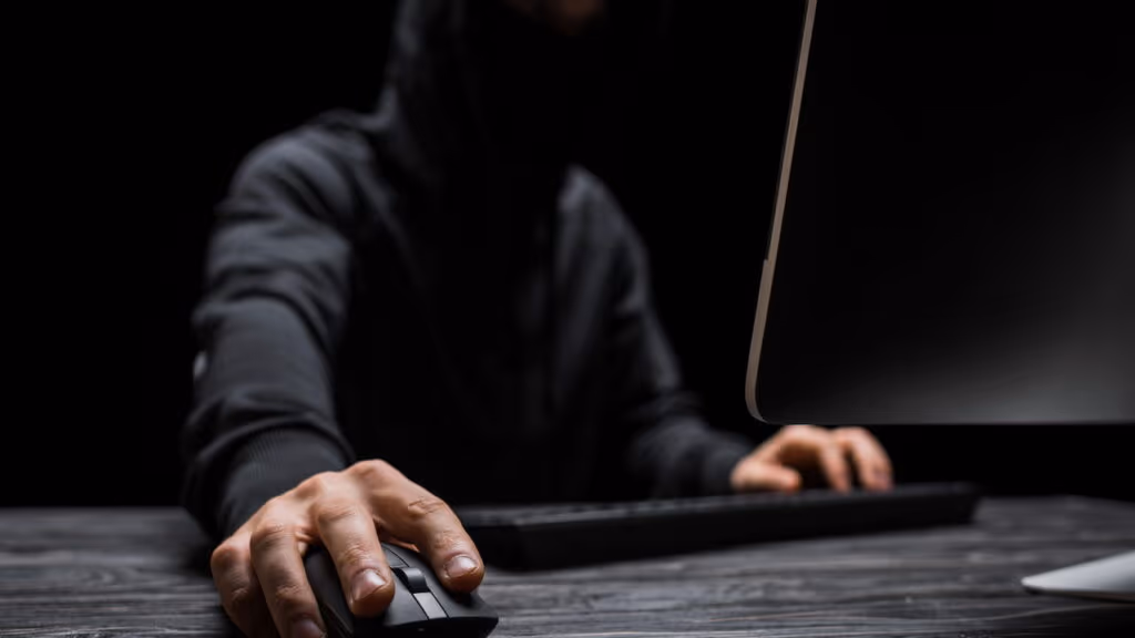 Operação combate a extorsão com imagens íntimas
