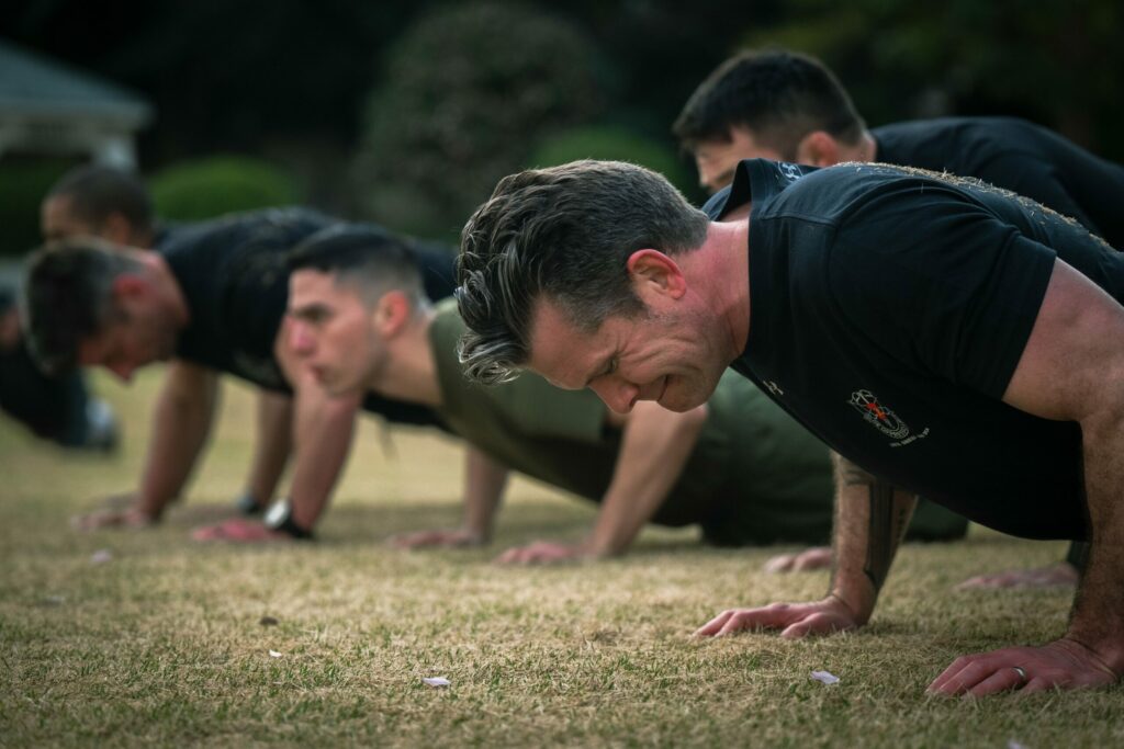 Em Guantánamo, Hegseth faz aviso a Cuba sobre armamentos