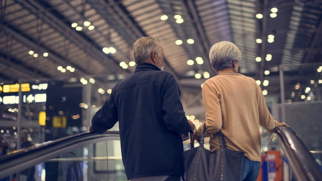 Como planejar uma viagem segura no Aeroporto de Recife com idosos