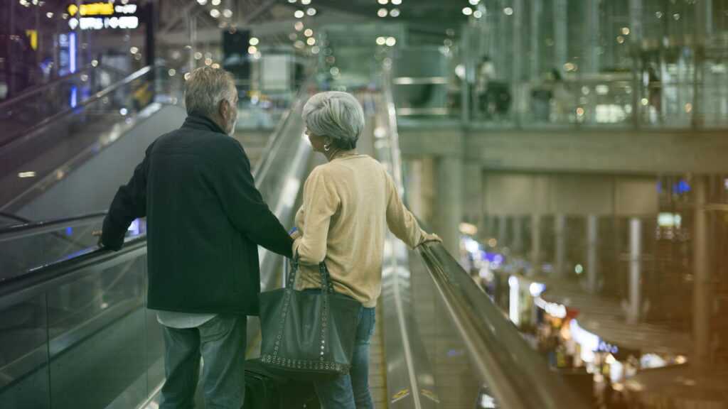 Como planejar uma viagem segura no Aeroporto de Recife com idosos