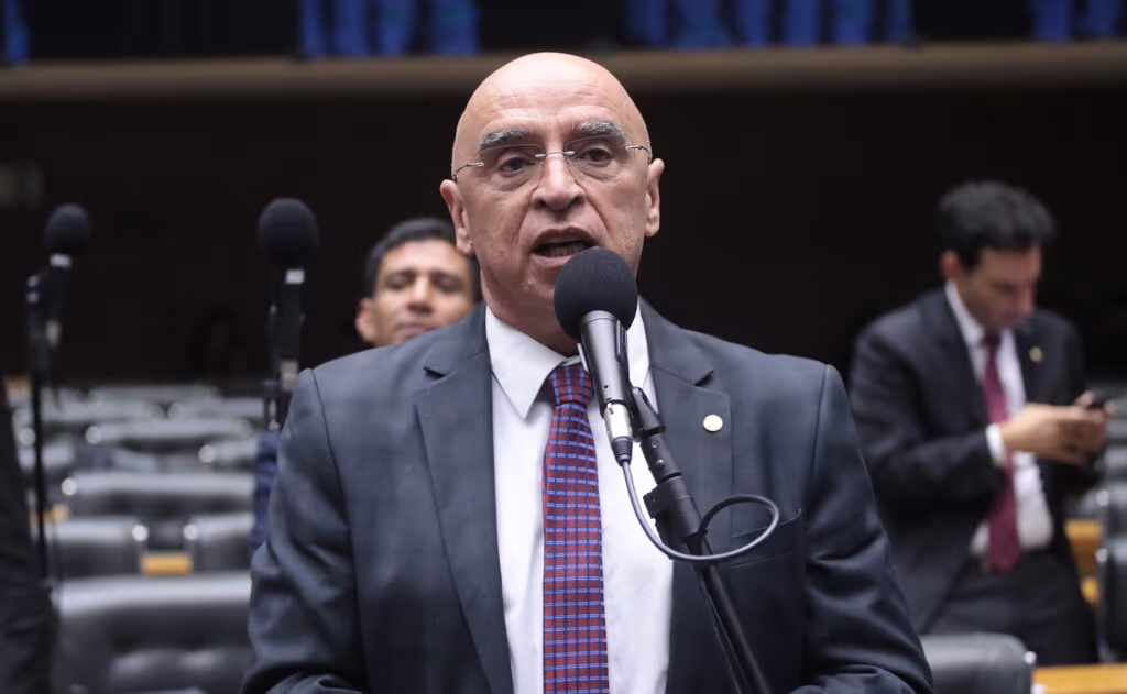 Bancada do PDT deixa base do governo e passa a ser independente na Câmara