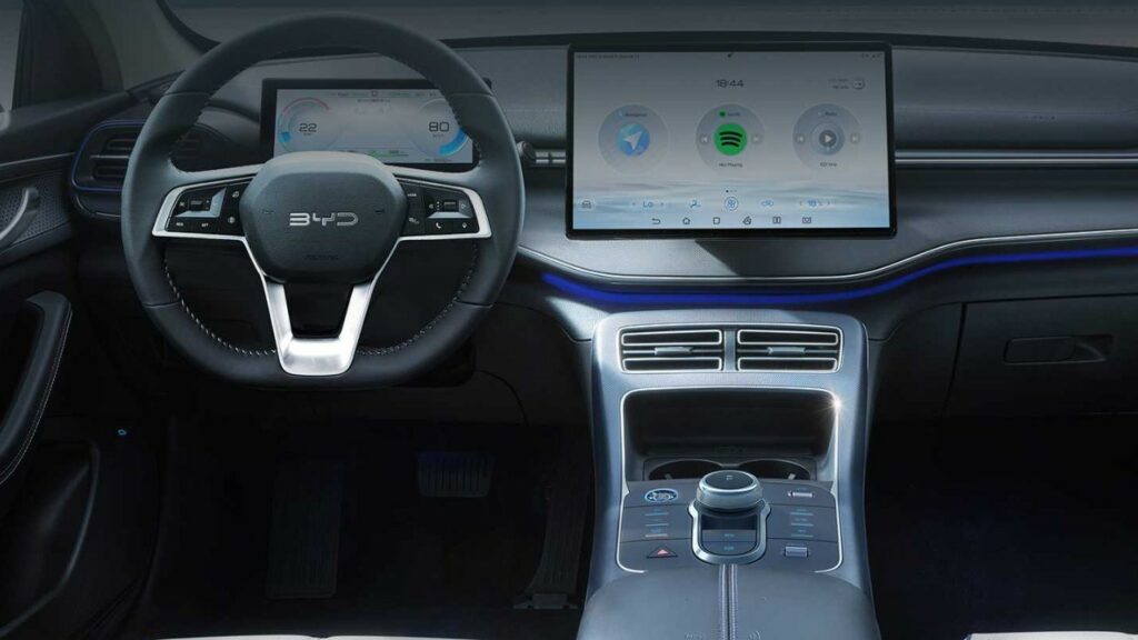 BYD king é melhor que o Corolla e mais barato de manter que o Civic, mas quanto custa no bolso?