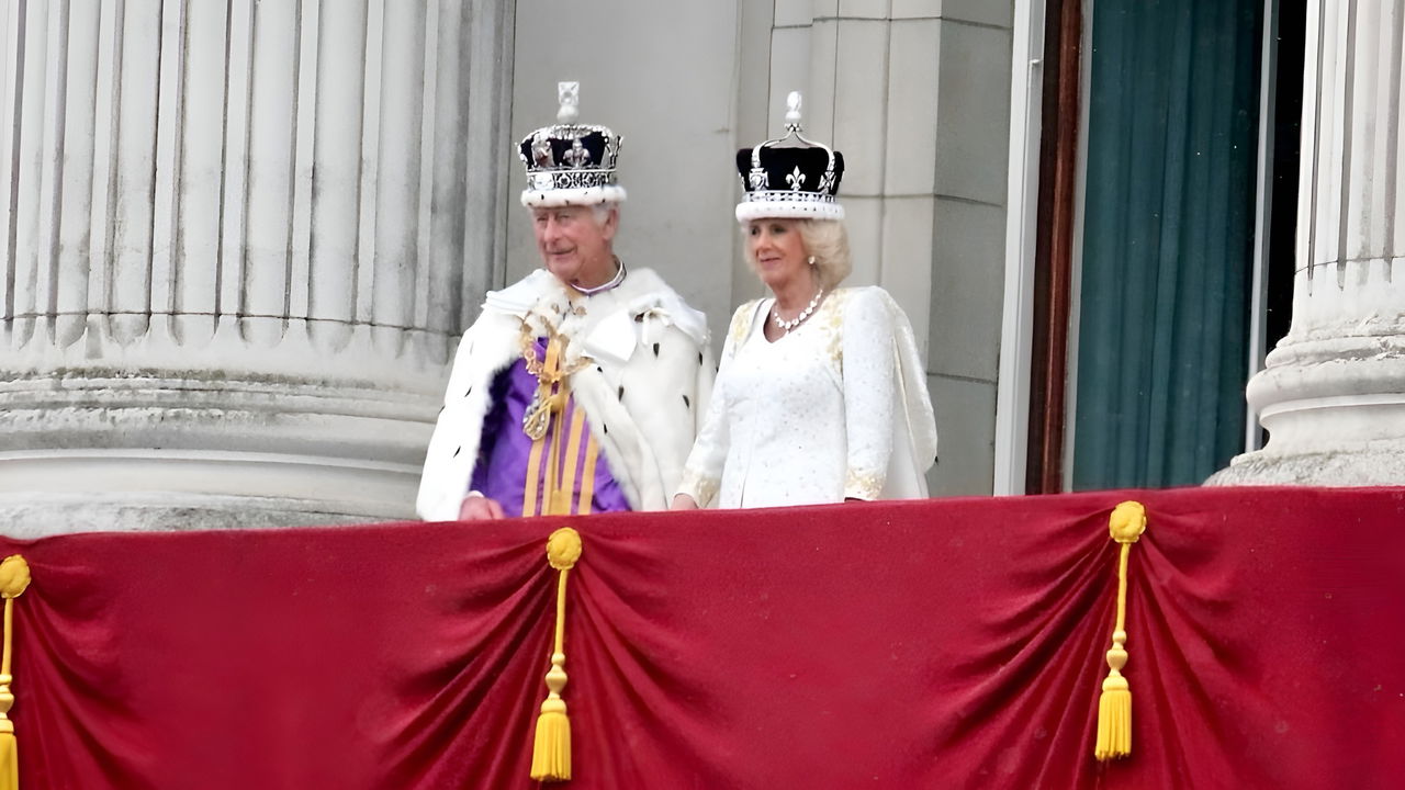 O protocolo real britânico e a ausência do Rei no Funeral do Papa