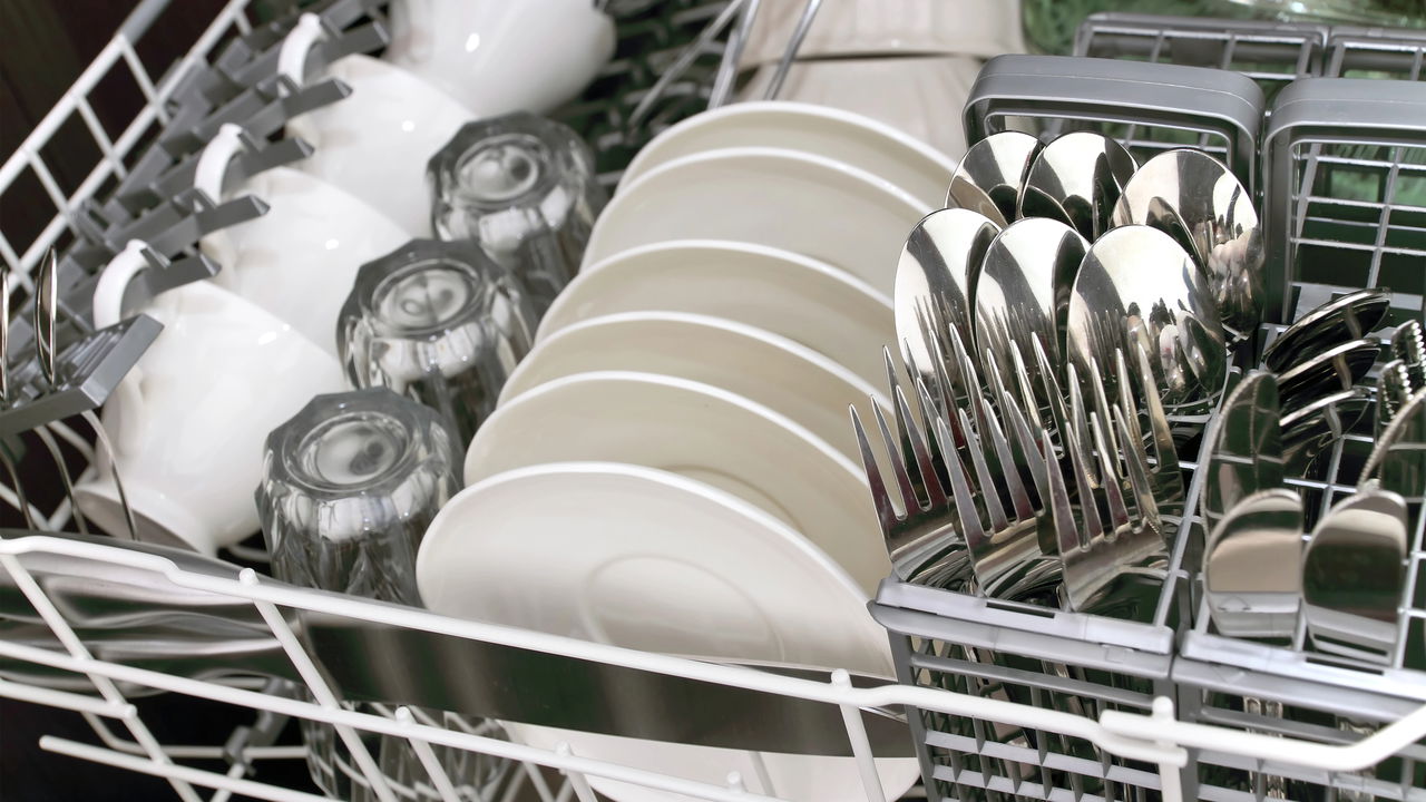 Vale a pena ter uma lava-louças? Veja o custo mensal