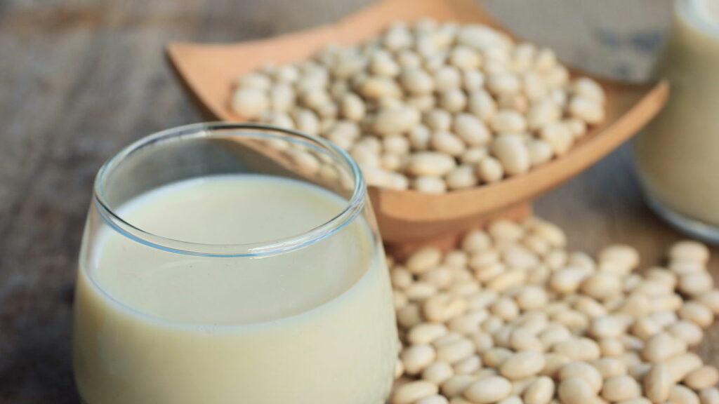A verdade por trás do leite vegetal