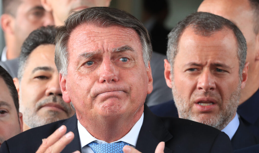 STF oficializa condenação de Bolsonaro e ex-presidente vai cumprir pena de 27 anos