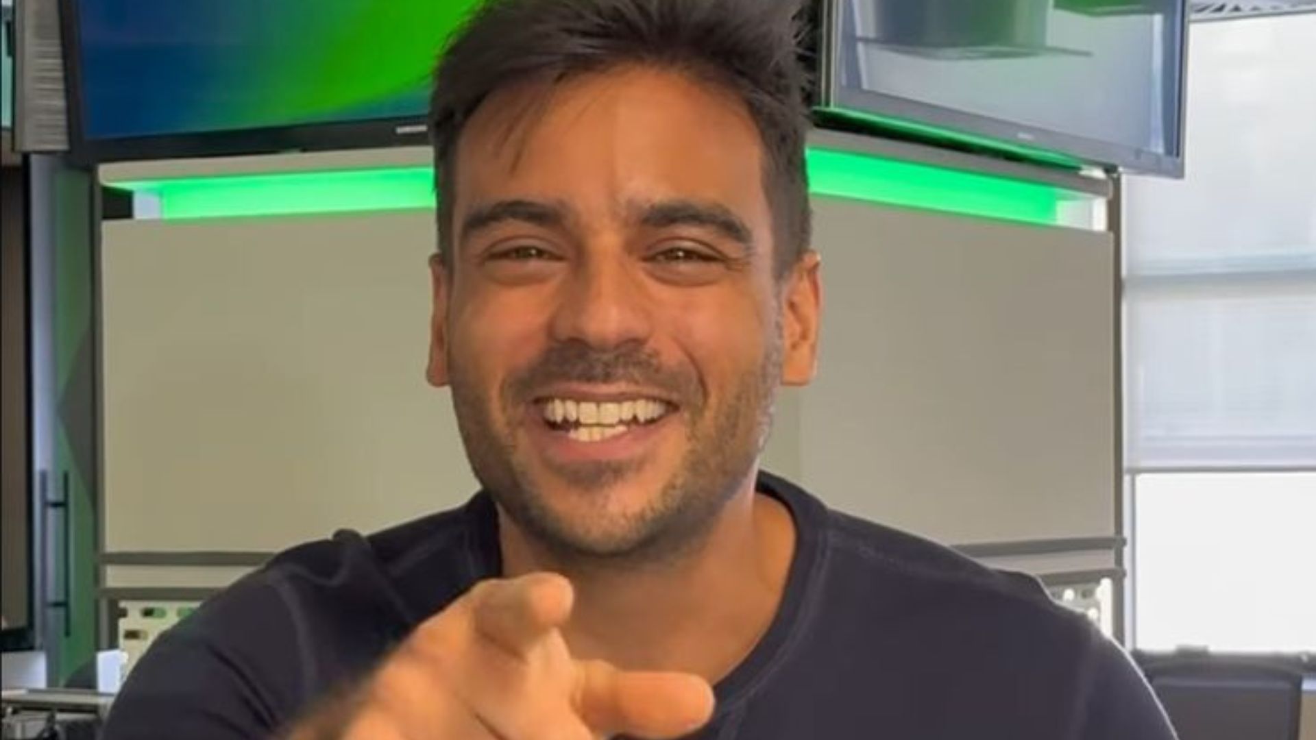 Apresentador do Globo Esporte sofre acidente grave com ônibus