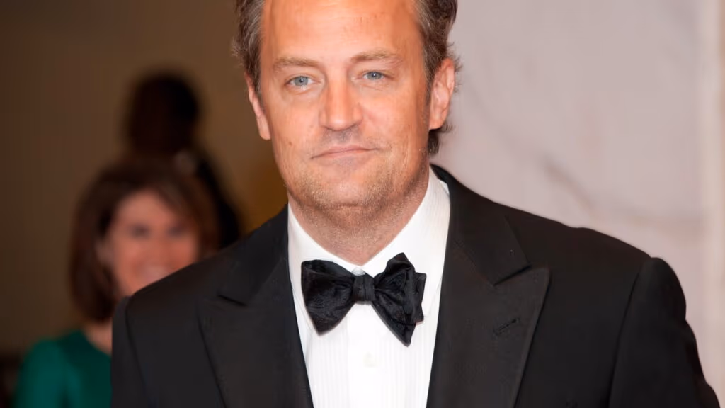 Matthew Perry “visita” amigos após sua morte