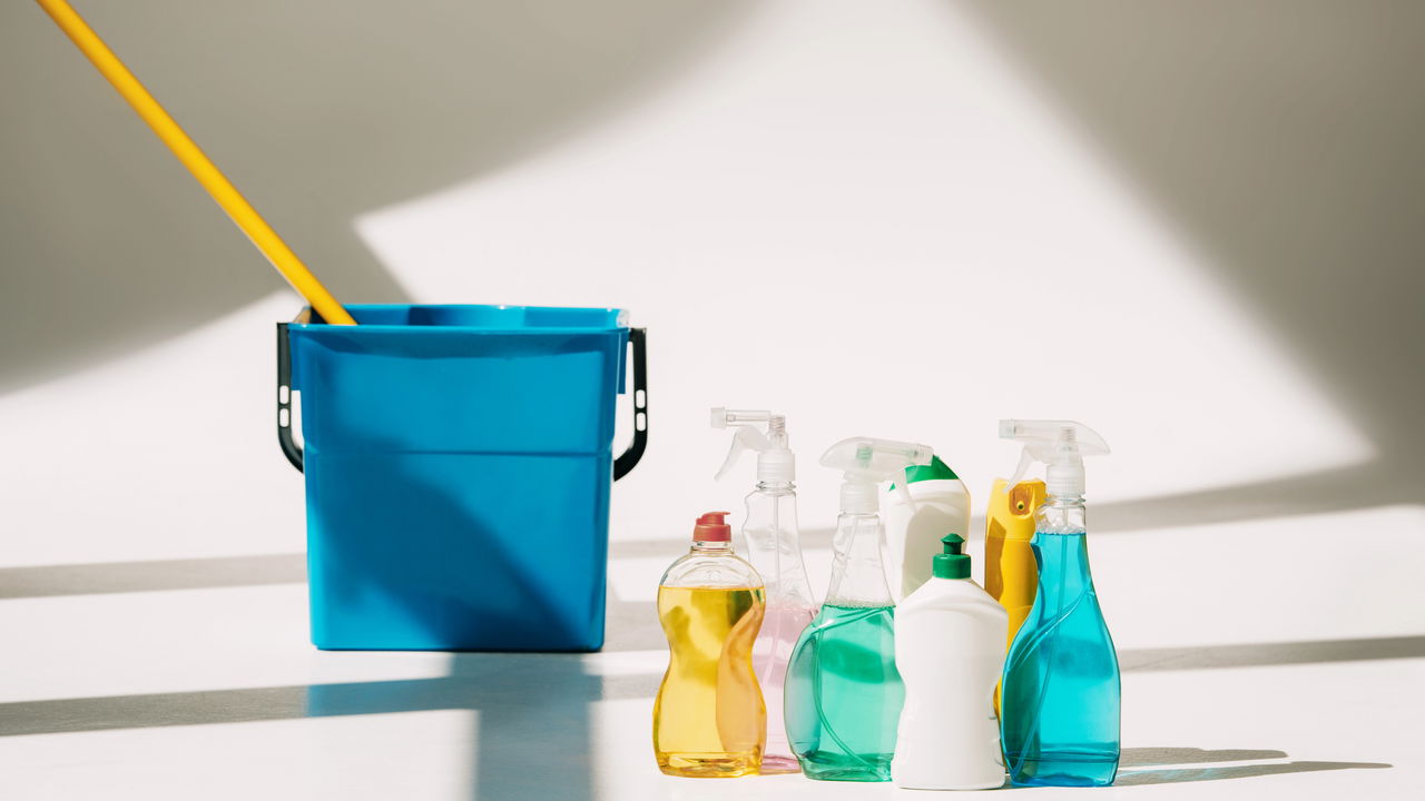 Mistura de produtos de limpeza mata mulher em Goiânia