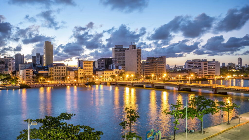 Recife é assombrada por arrastão em engarrafamento