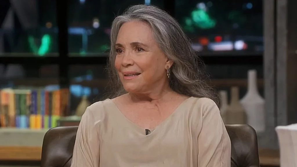 Regina Duarte revela motivo pelo qual quer distância de novelas