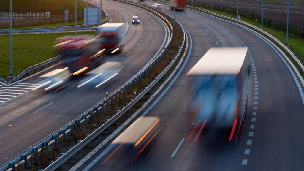 Rodovia em São Paulo é interditada e causa transtornos