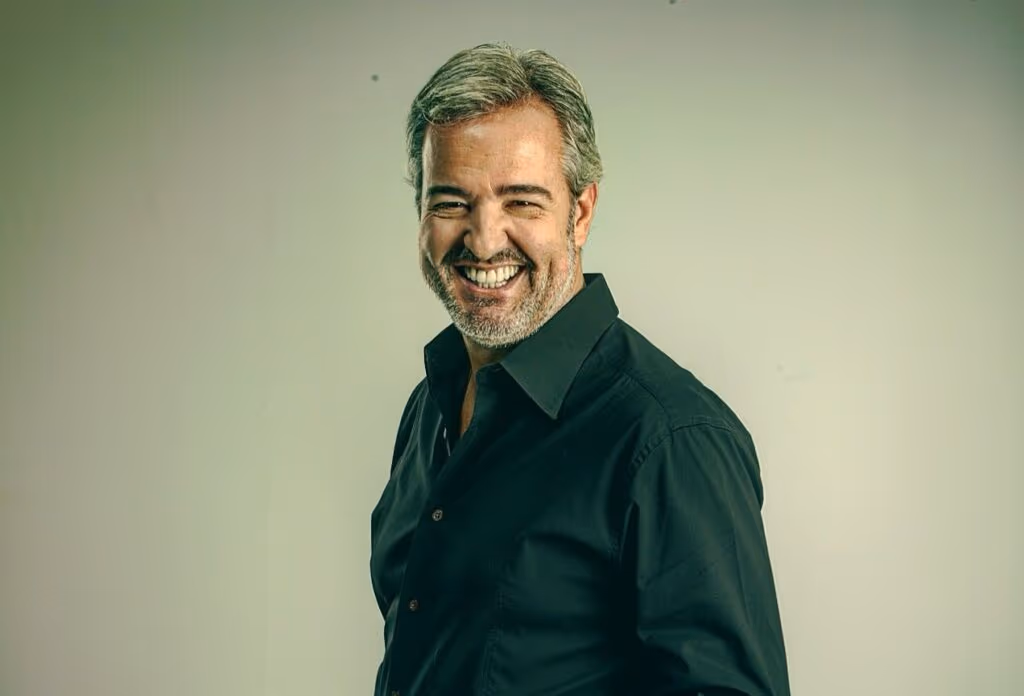 Record demite diretor que contratou Xuxa Meneghel