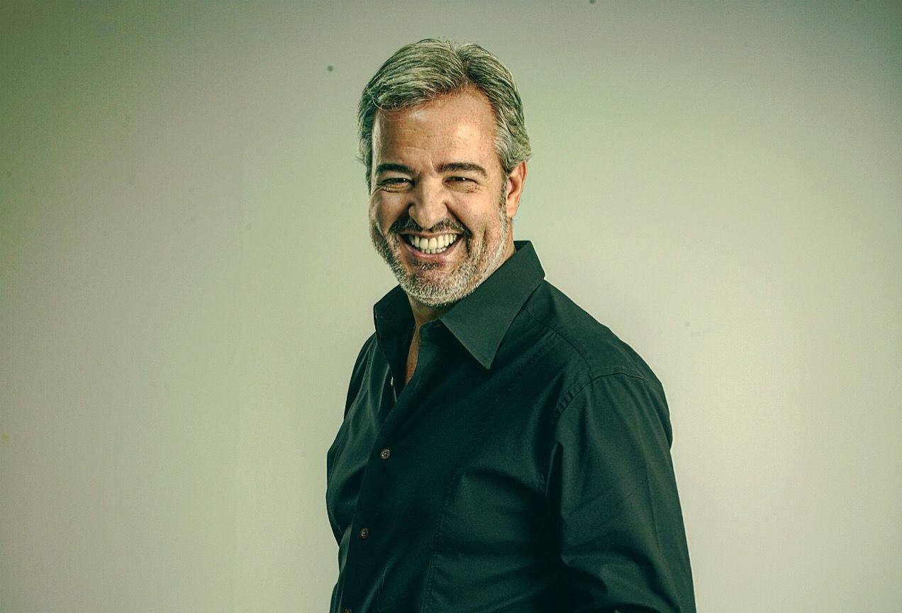 Record demite diretor que contratou Xuxa Meneghel