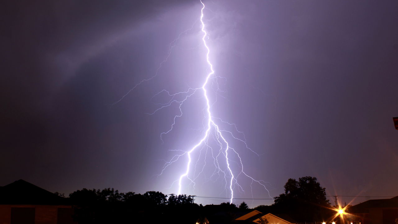 São Paulo vive sábado com chuvas e trovoadas, veja projeção
