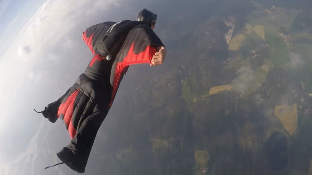 Acidente de wingsuit na Pedra do Fio chama atenção no ES
