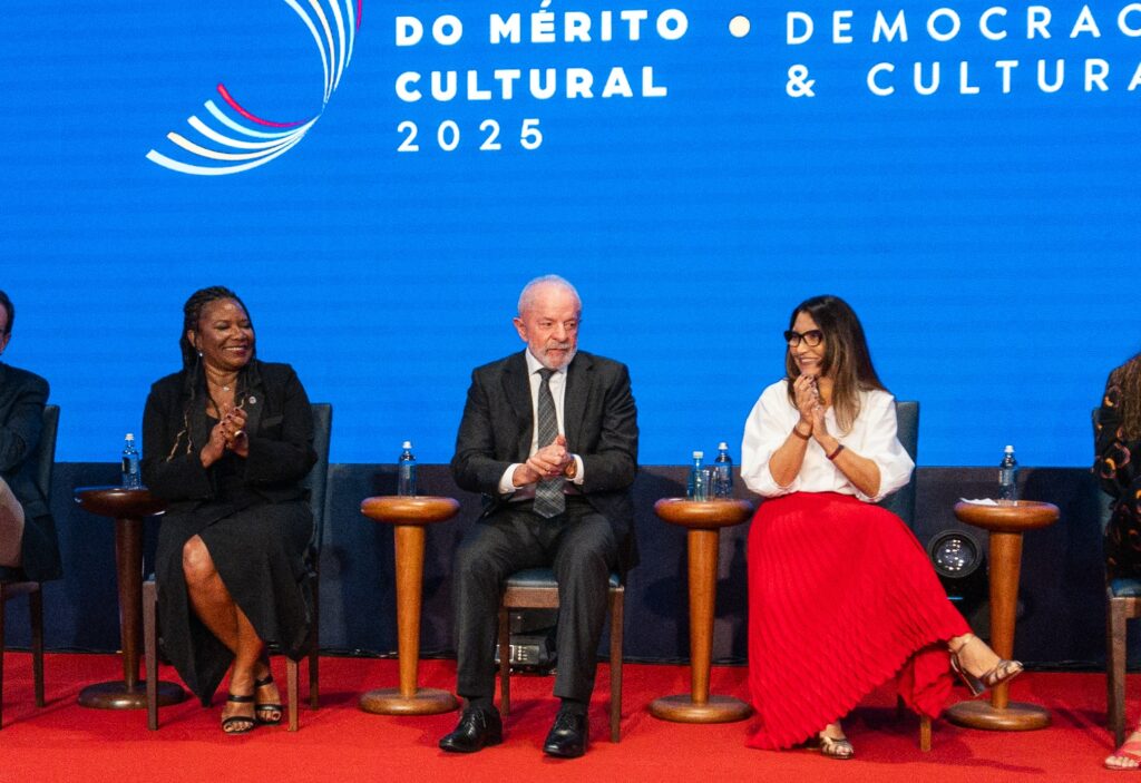 Crusoé: Janja ajudou Margareth, que ajudou Janja