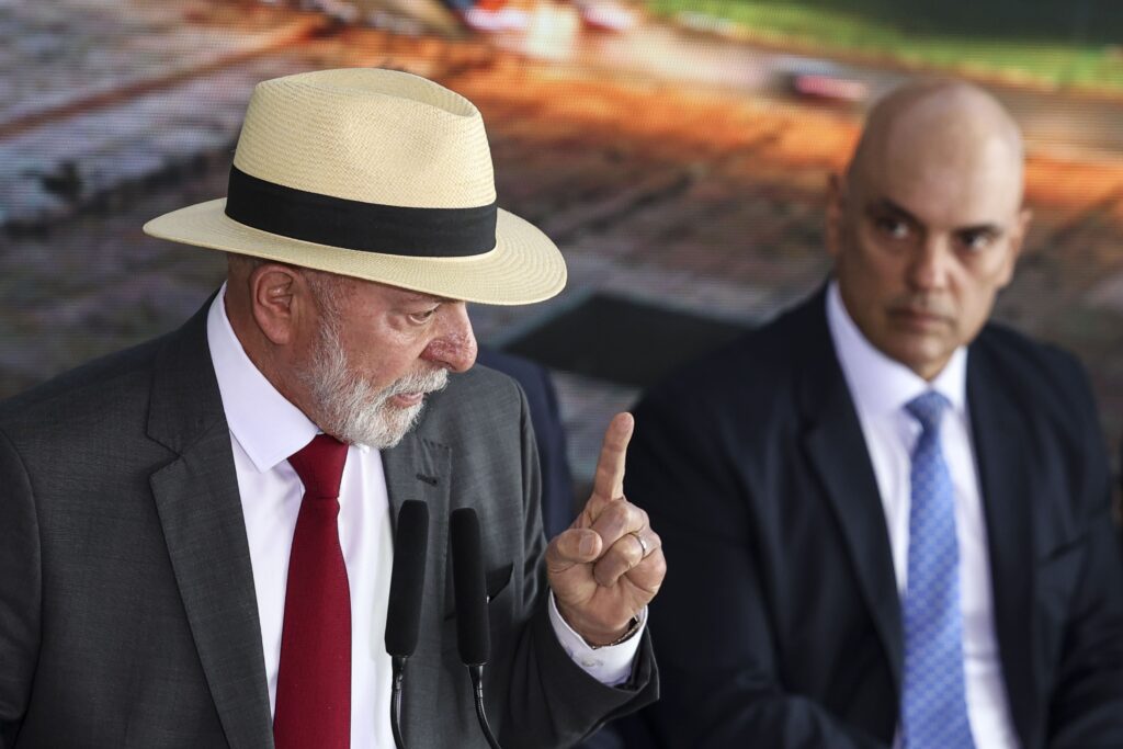 Lula defende Moraes, critica Trump e dispara contra oposição: “Verdadeiros traidores da Pátria!”