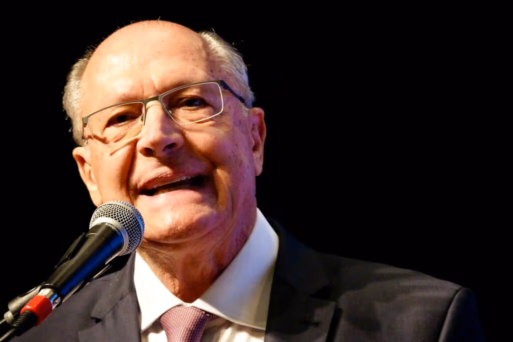 Governo publicará decreto da Lei de Reciprocidade até terça, diz Alckmin