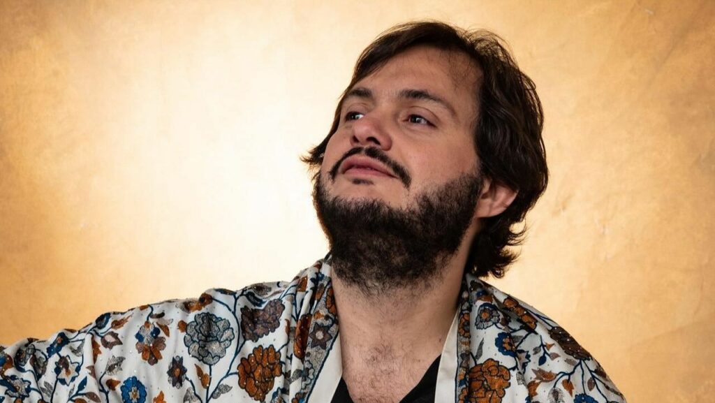 Músico Yamandu Costa é acusado de violência física e sexual
