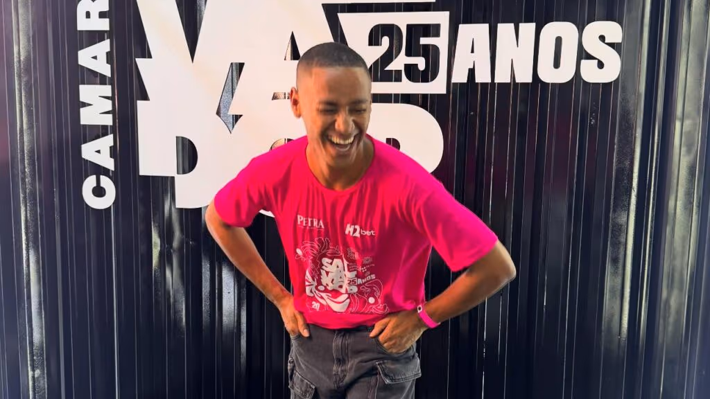 Influenciador Ney Lima é vítima de acidente de carro