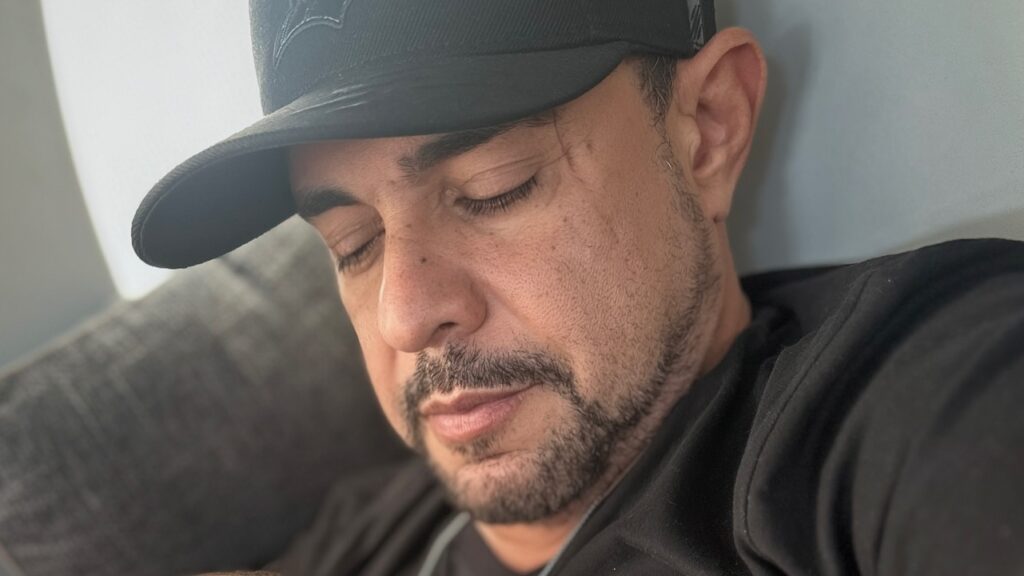 Zezé Di Camargo decide mudar o visual pela família
