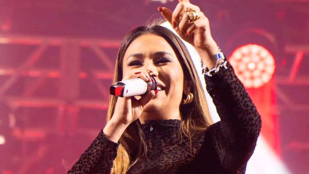 Cantora Simone Mendes é alvo de perseguição digital