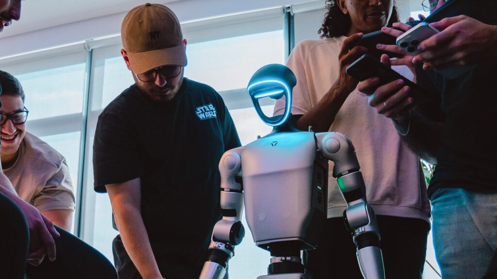 Empresário brasileiro viraliza por comprar “robô humano” de R$ 400 mil