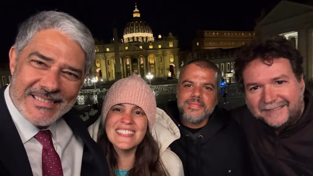 William Bonner se desculpa com jornalista no Vaticano