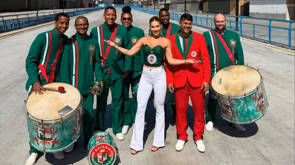Virginia Fonseca assume como rainha de bateria no lugar de Paolla Oliveira