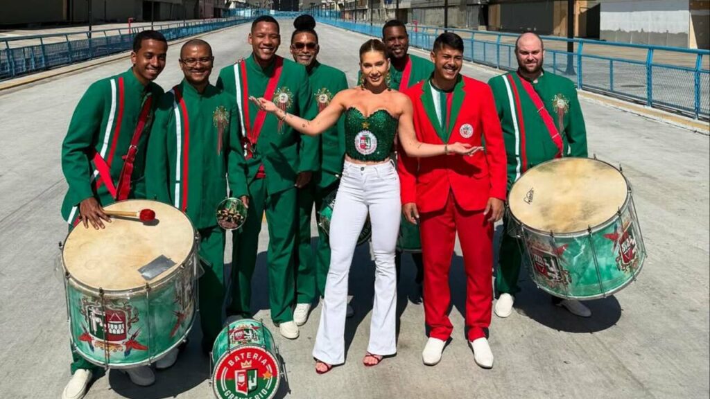 Virginia Fonseca assume como rainha de bateria no lugar de Paolla Oliveira