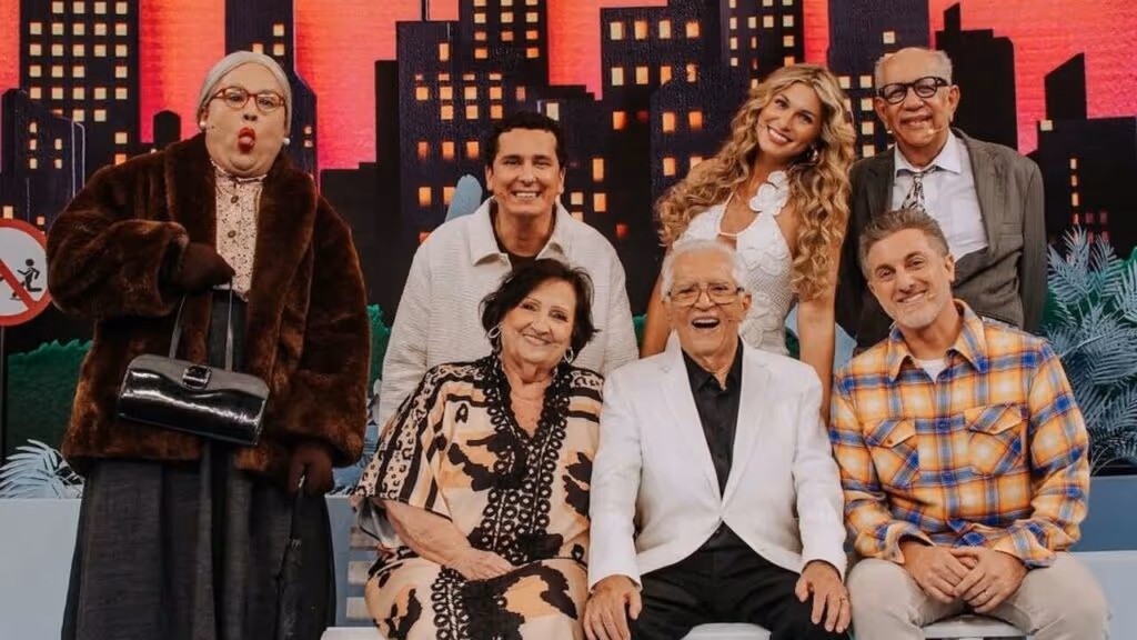 Carlos Alberto de Nóbrega se emociona com homenagem