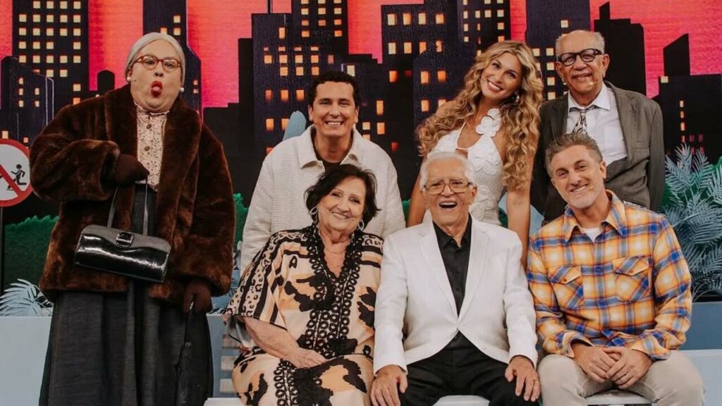 Carlos Alberto de Nóbrega se emociona com homenagem